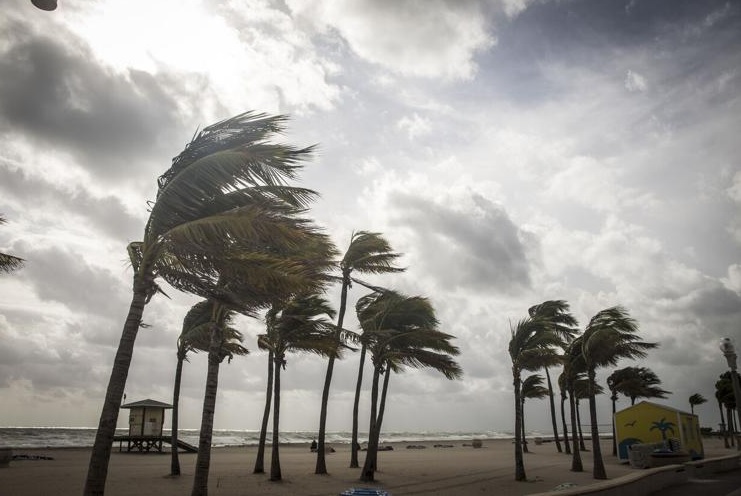 Fuertes vientos, marejadas e inundaciones provocan huracán Ian a Florida