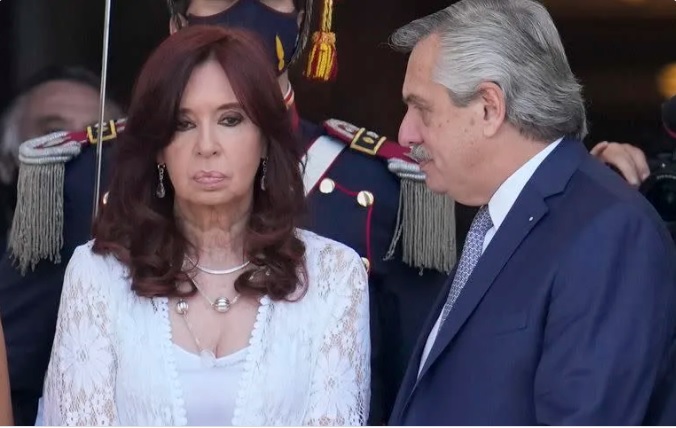 El juicio por presunta corrupción de Cristina Fernández se reanuda tras atentado