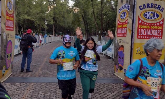 Luchadores corren por un kilo de ayuda