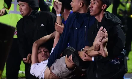 Masacre en estadio de Indonesia