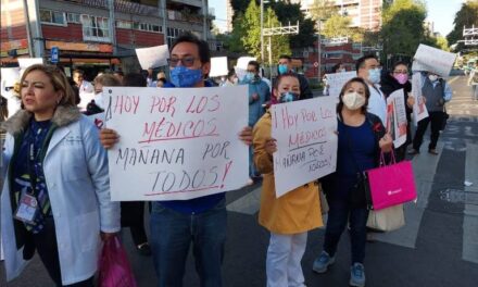 <strong>Protestan Médicos del Hospital 20 de Noviembre</strong>