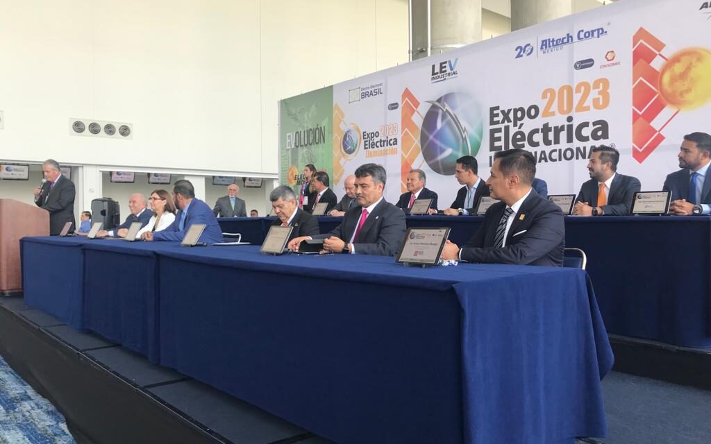 Urge pacto de México para electrificar coches: Expo Eléctrica