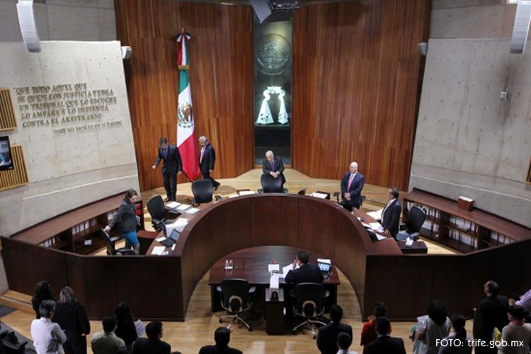 Ordena Tribunal al INE Medidas Cautelares vs AMLO