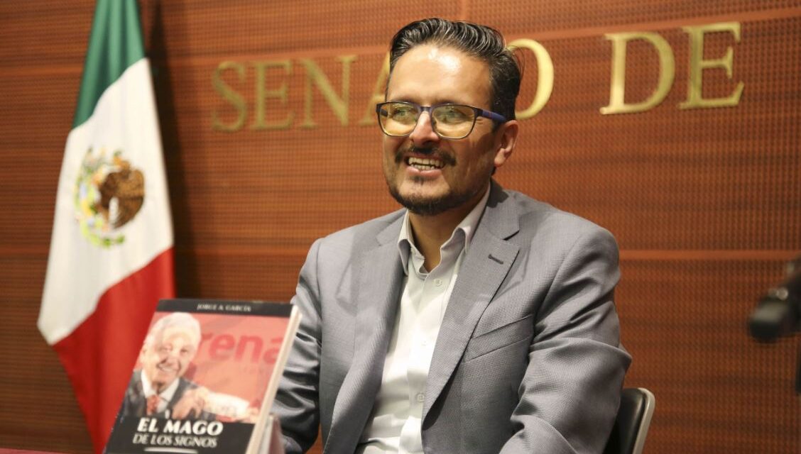 «El mago de los signos», revela el secreto de AMLO para mantener su popularidad