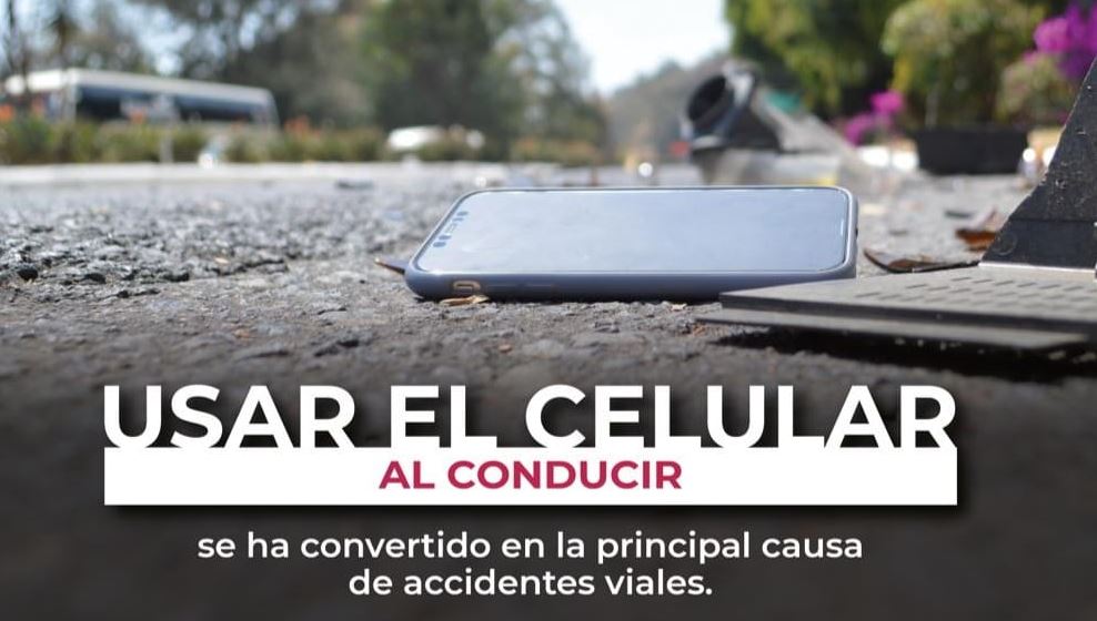 El uso del celular, principal causa de accidentes viales: SICT