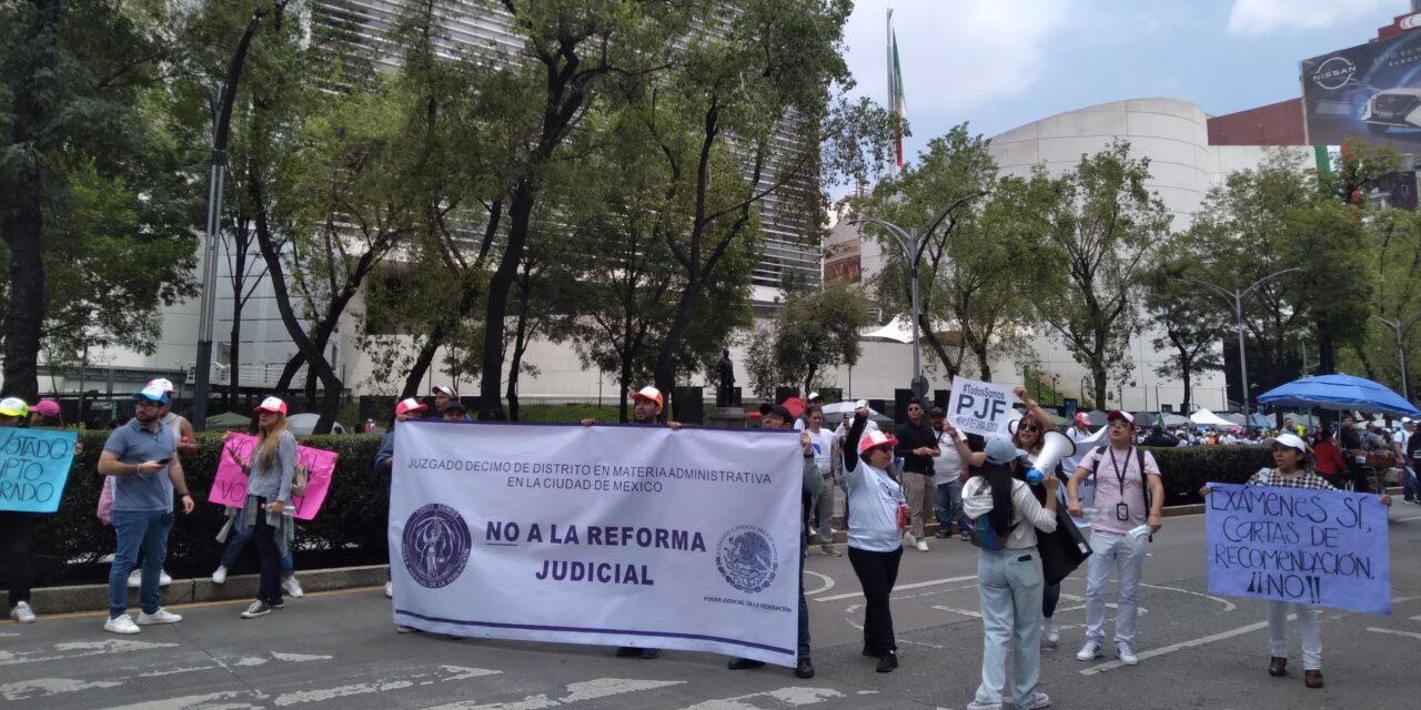 Trabajadores rechazan afuera del Senado la reforma al Poder Judicial