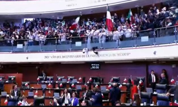 Irrumpen manifestantes en el Senado; hay receso indefinido en discusión de reforma al Poder Judicial