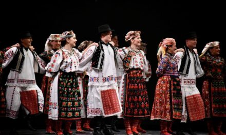 Ensamble Nacional de Danza Folclórica de Croacia se presenta en el 52 FIC