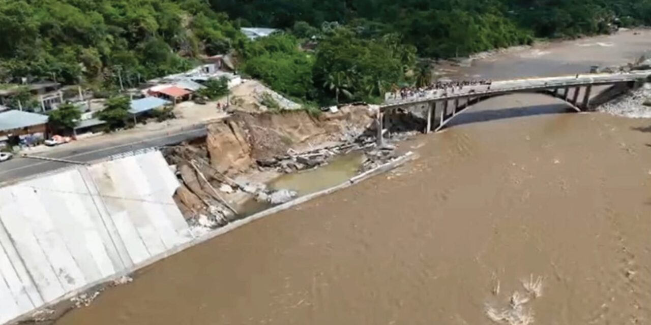 Liberadas las carreteras afectadas por John en Oaxaca y Guerrero: SICT