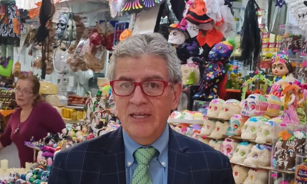 Acaparan ambulantes ventas del Día de Muertos y Halloween en México: López Becerra