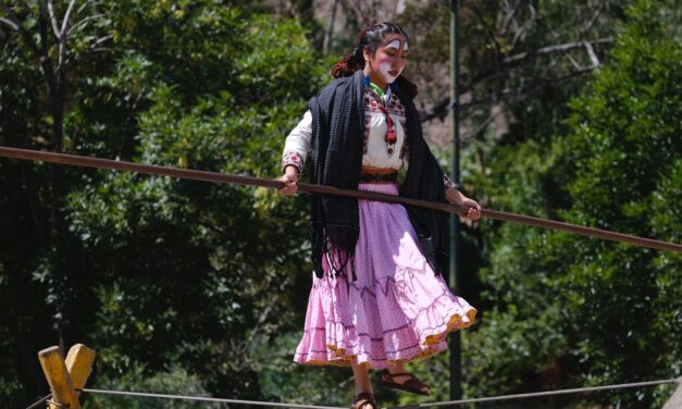 Comuneros del Viento, Maromeros y Trapecistas cautivan el Cervantino