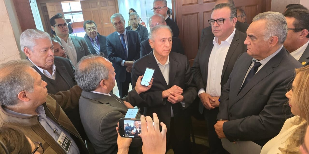 Joel Ayala va por basificar a miles de eventuales; es candidato único para elección en la FSTSE México