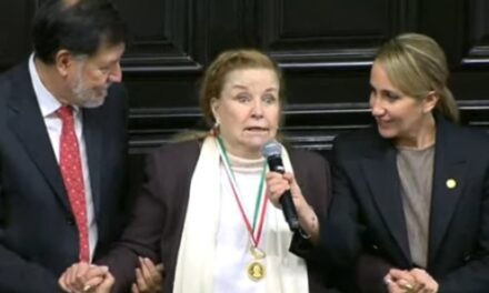 Entrega el Senado mexicano la Medalla Belisario Domínguez a Ninfa María Deándar